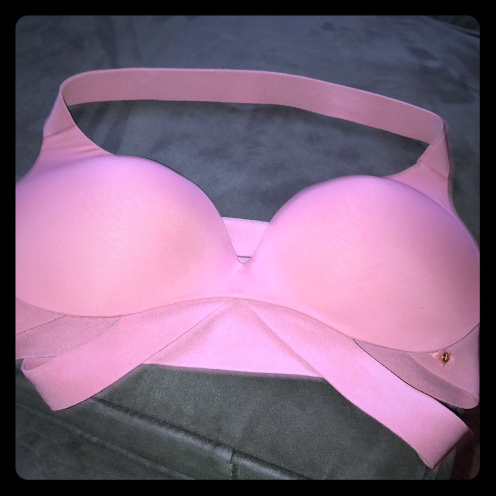 NEW VICTORIA SECRET STUDIO PULL OVER BRA❤️❤️❤️